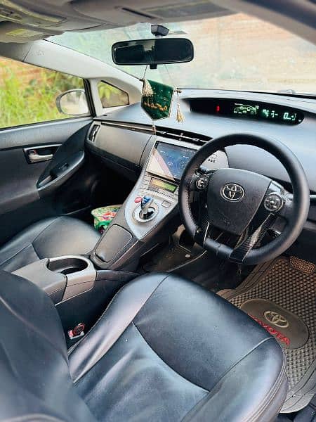 Toyota Prius 2013 6