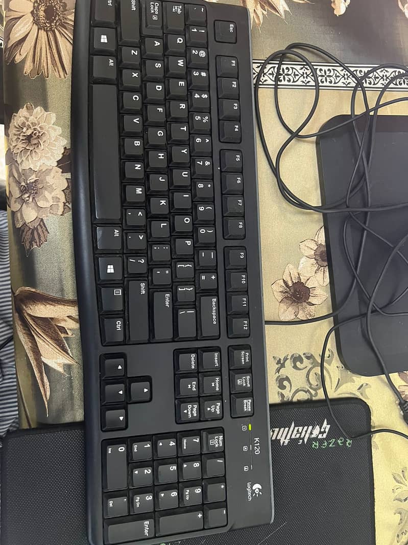 Logitech k120 keyboard 1