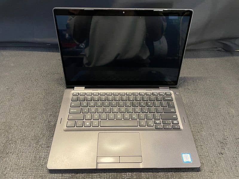 Dell Latitude 5300 / 2 in 1 / X360 Rotatable 0