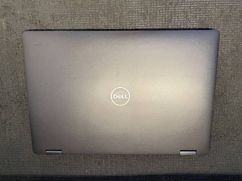 Dell Latitude 5300 / 2 in 1 / X360 Rotatable 8