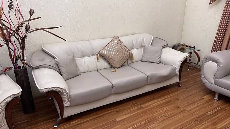 7 seater sofa Set and Dewan in Excellent Quality for Urgent Sale 1