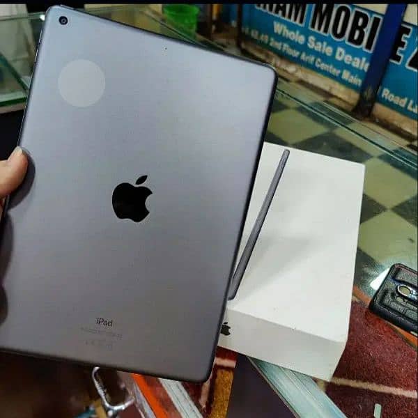 iPad 9 generation 10 by 10 4 months apple warranty 4