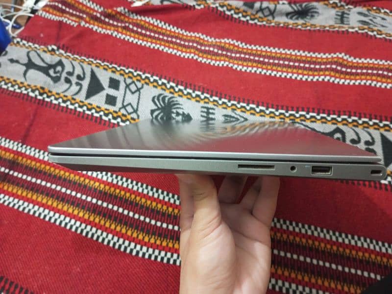 Dell laptop cori5 6th generation. 8