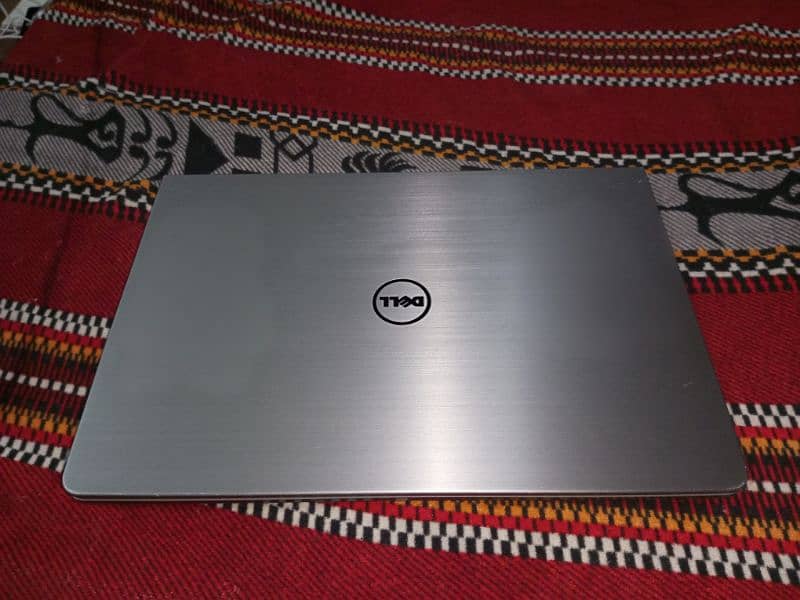 Dell laptop cori5 6th generation. 11