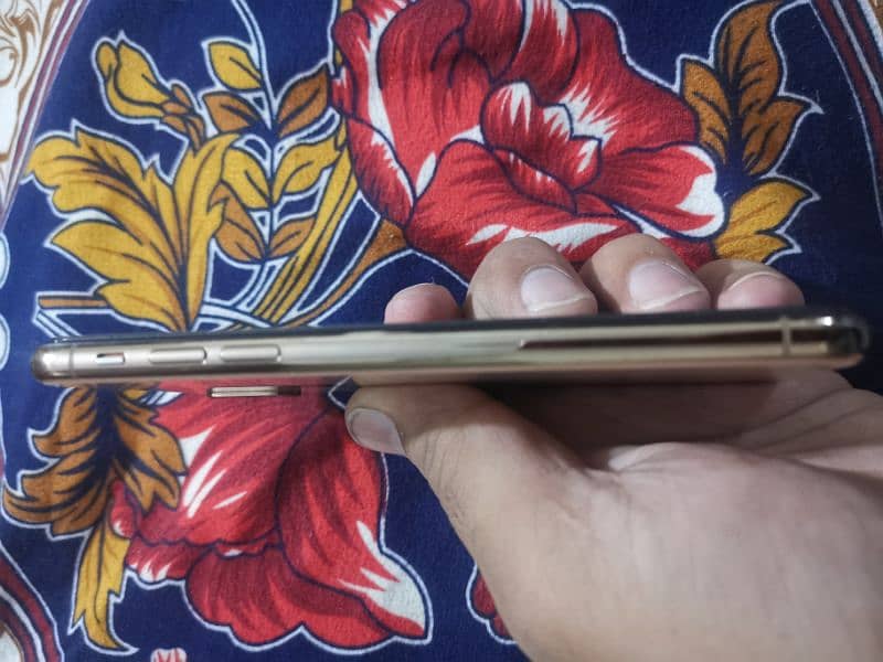 iPhone Xs 256 gb non pta ufone sim working 2