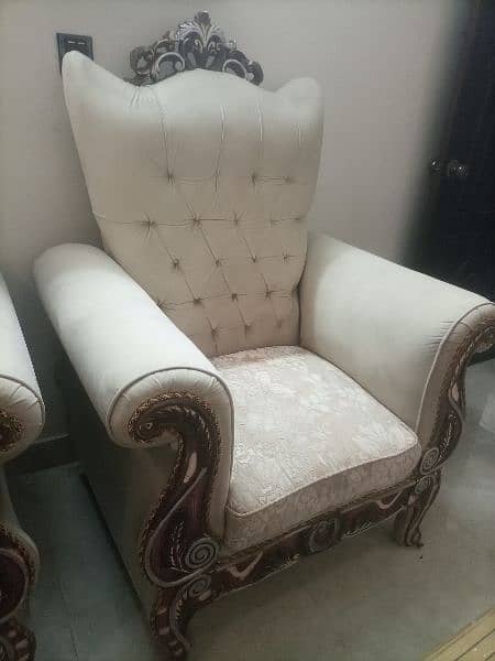 7 seater sofa set for sale look like new. 8