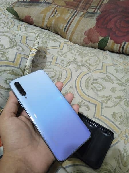 Huawei Y9s with 67 ward charger 6/128 with side finger lock 1