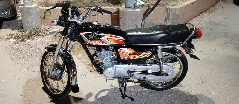 Honda CG 125 2022 model First owner Karachi num 03100206928 3