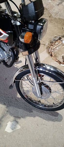 Honda CG 125 2022 model First owner Karachi num 03100206928 4