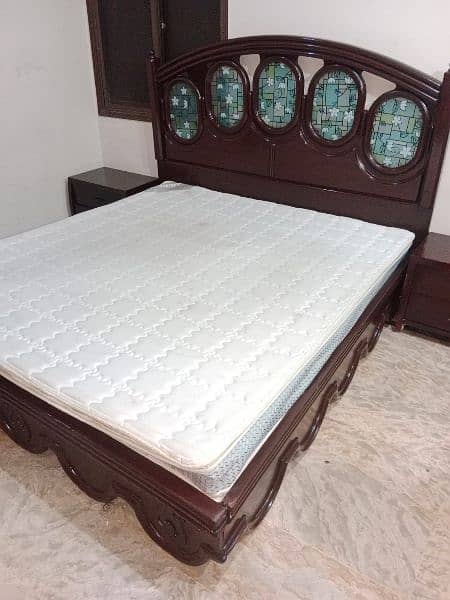 Sell My King Size Bed+2 Side Table Without metres 4