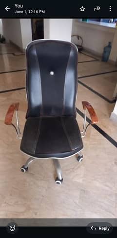 Office type Revoulving Chair