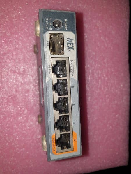 mikrotik rb760iGs gigabit ethernet with sfp port 2