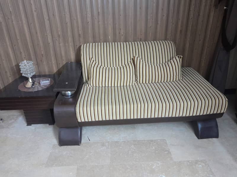 7 Seater Sofa Set+ 1 centre table+ 2 side table 1