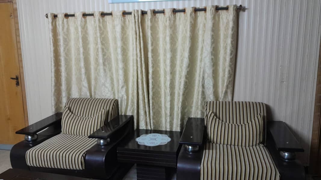 7 Seater Sofa Set+ 1 centre table+ 2 side table 4