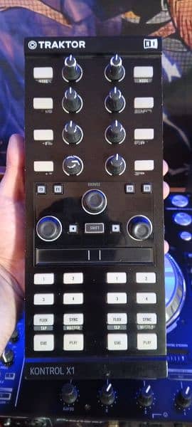 Traktor X1 MK2 1