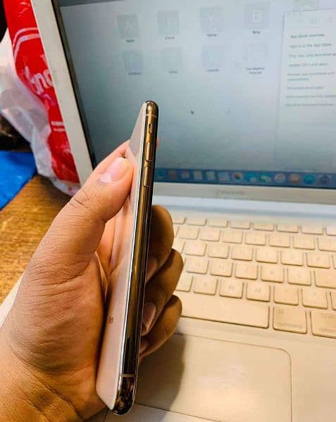 iphone xs max 256 GB PTA approved my WhatsApp number 03473694899 3