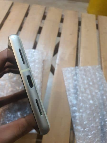 google pixel 7 8/128gb 10/10 condition 4 months sim time unlock 2