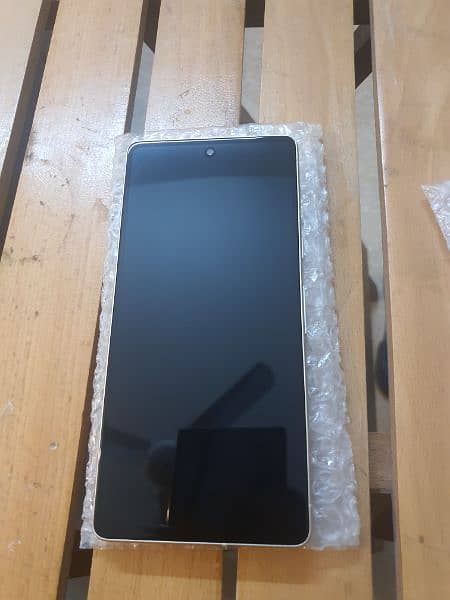 google pixel 7 8/128gb 10/10 condition 4 months sim time unlock 3