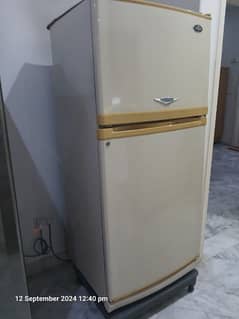 Dawlance fridge full size double door Model 9199-2WB