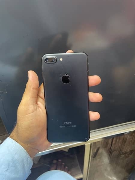 iPhone 7plus 128gb pta approved 1