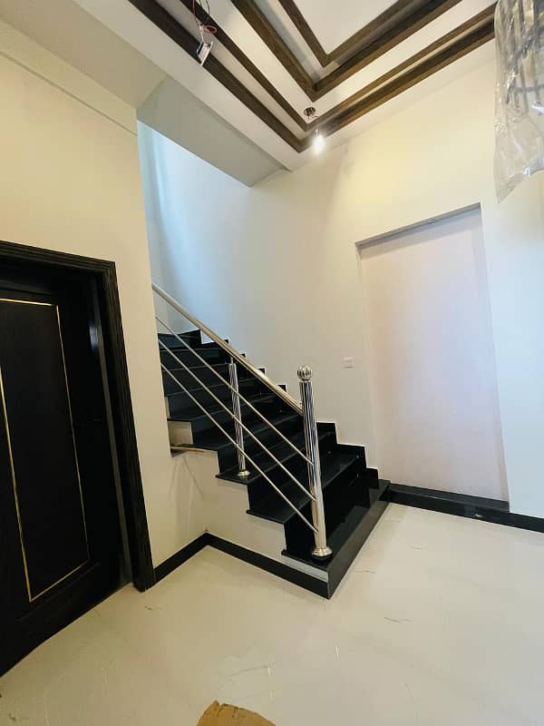 10 Marla Fabulous Bungalow On Top Location For Sale In Bankers Avenue Society Near DHA Phase 7 Lahore 2