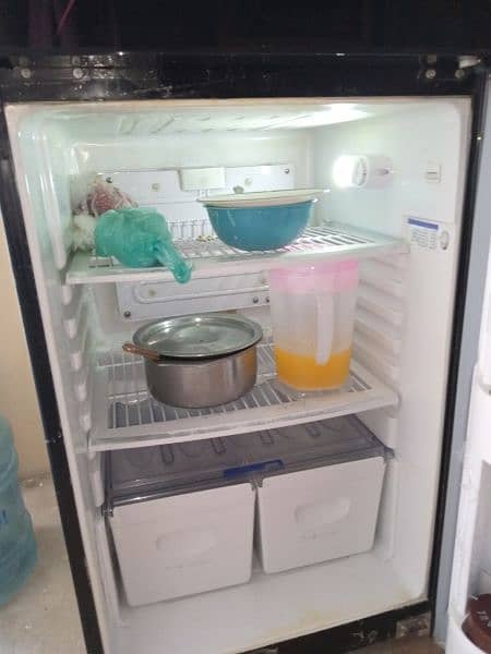 orient 12 Cubic Refrigerator with two Glass doors 3