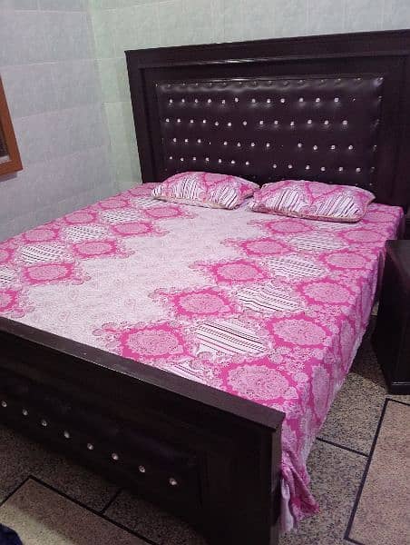 Bed With Mattress With Side Table 1