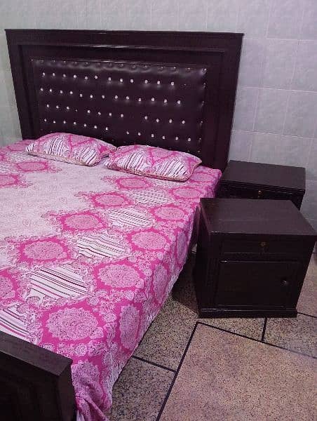 Bed With Mattress With Side Table 3