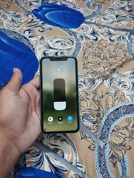 IPHONE XR NONPTA FACTORY UNLOCK 2