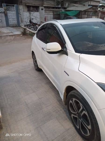 Honda Vezel 2015/2019 Z pakage full option B2B orignal  first owmer 4