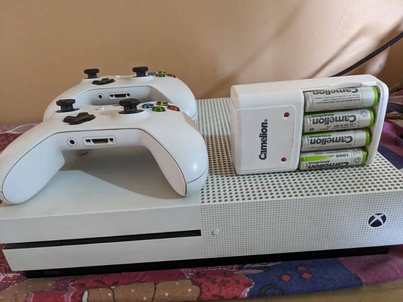 Xbox One S with TOP 9 GAMES 6