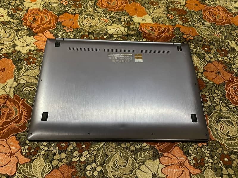 Slim laptop ASU’s touch screen (i5-4th generation) 15