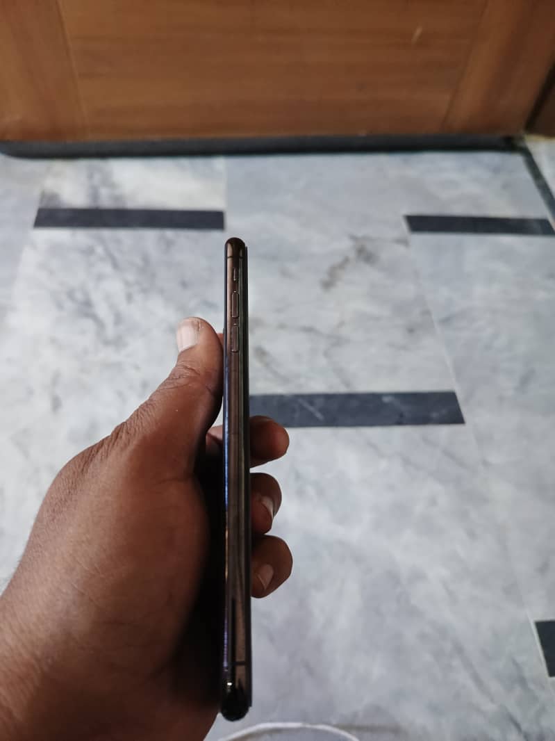 Iphone xsmax . . . Pta approved 64gb 1