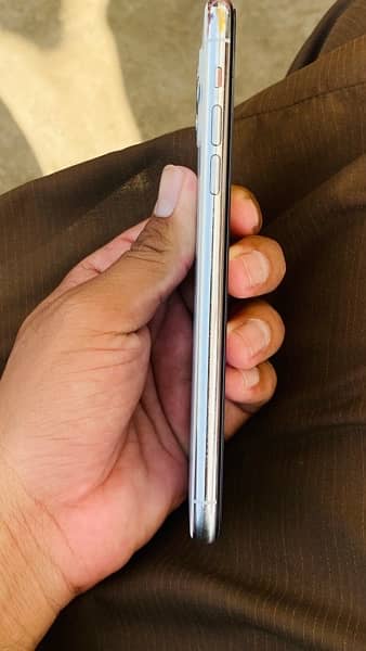 IPHONE 11 PRO MAX | DOUBLE SIM PTA | WHITE COLOUR | LUSH CONDITION 1