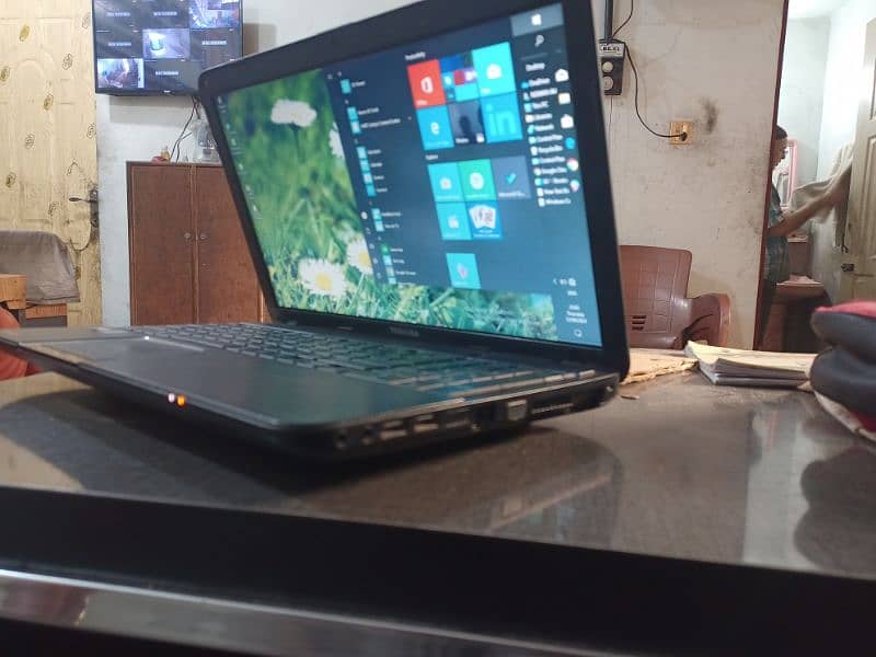 Todhiba laptop for sell 8