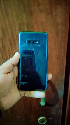 Samsung s10e or S10 plus