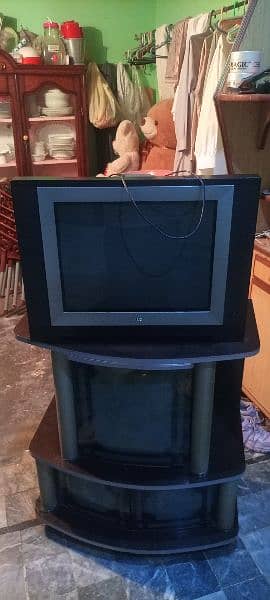 LG Lafinion 55VE & TV Trolley 1