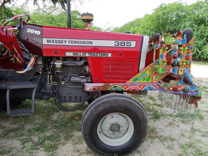 Massey Ferguson tractor 385 2