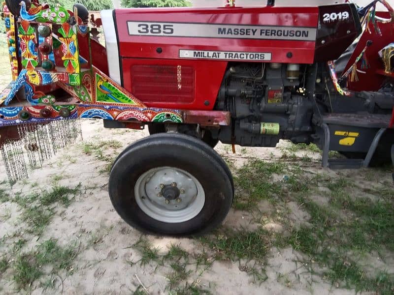 Massey Ferguson tractor 385 4