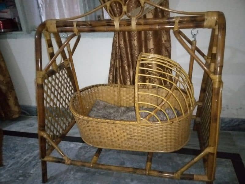 kids bed jhoola urgent for sale 0