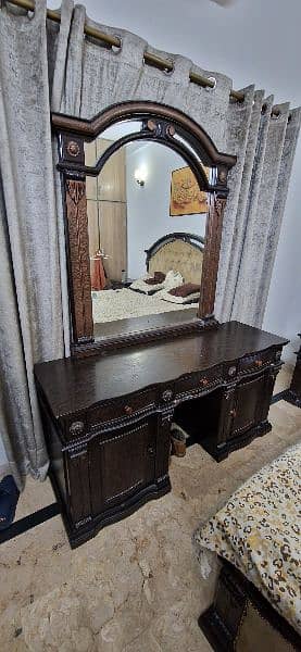 Dressing Table 0