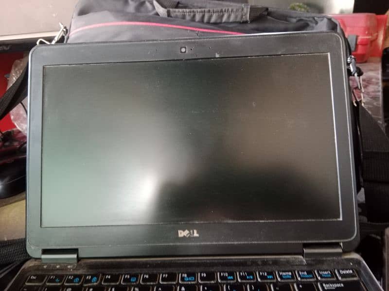 Dell Latitude E7240 3