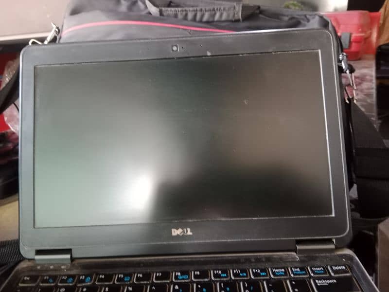 Dell Latitude E7240 4