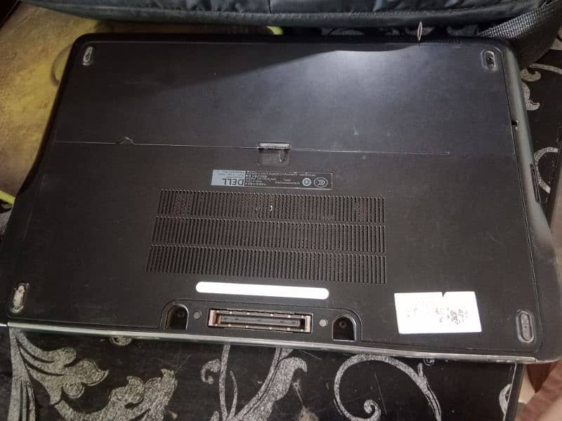 Dell Latitude E7240 5