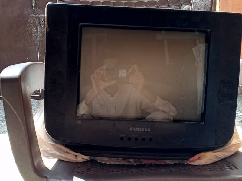 Samsung used television crt tv 1