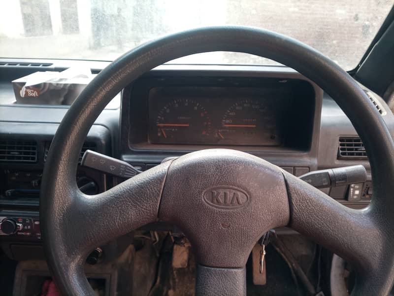 KIA Classic 2001 8