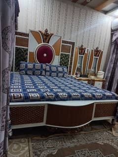 complete room Set with King size Bed