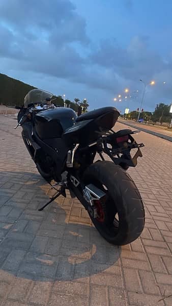 Heavy sports bike Kawasaki modified into ZX6R in perfect condition!! 12