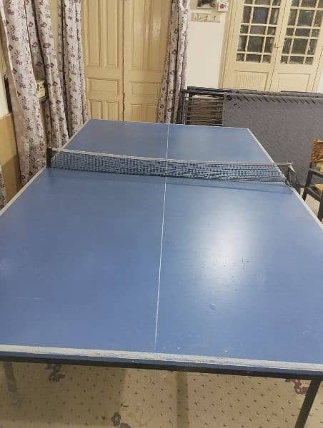 Table Tennis in good condition with net and one racket 3