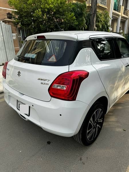 Suzuki Swift 2022 GLX CVT 2